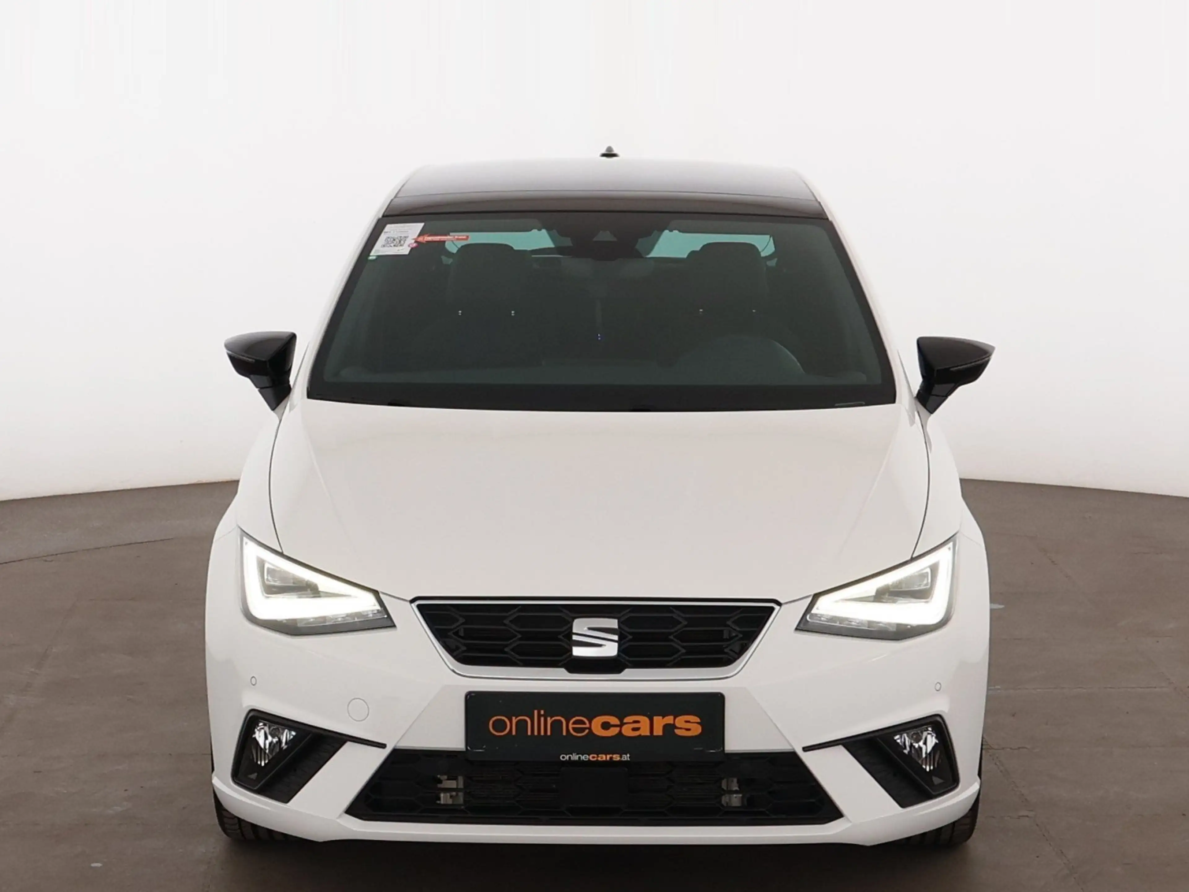 SEAT Ibiza 1.5 TSI FR Pro Black Edition Aut LED SKY — photo 2