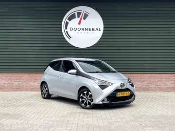 1.0 VVT-i x-joy / CARPLAY / CAMERA / LAGE KM !