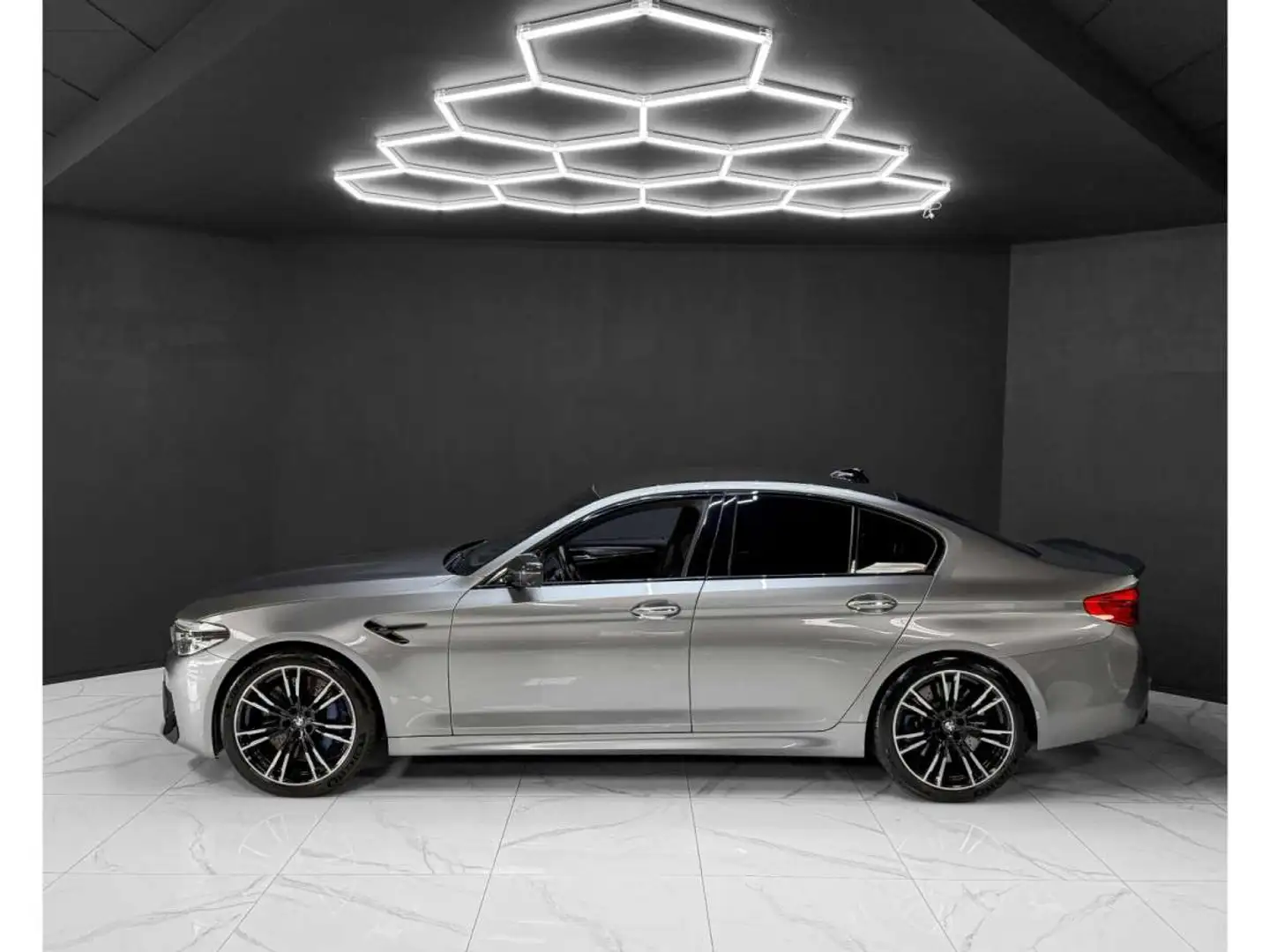 BMW M5 M-Performance xDrive / 360 / HarmanK / Carbon Gris - 2