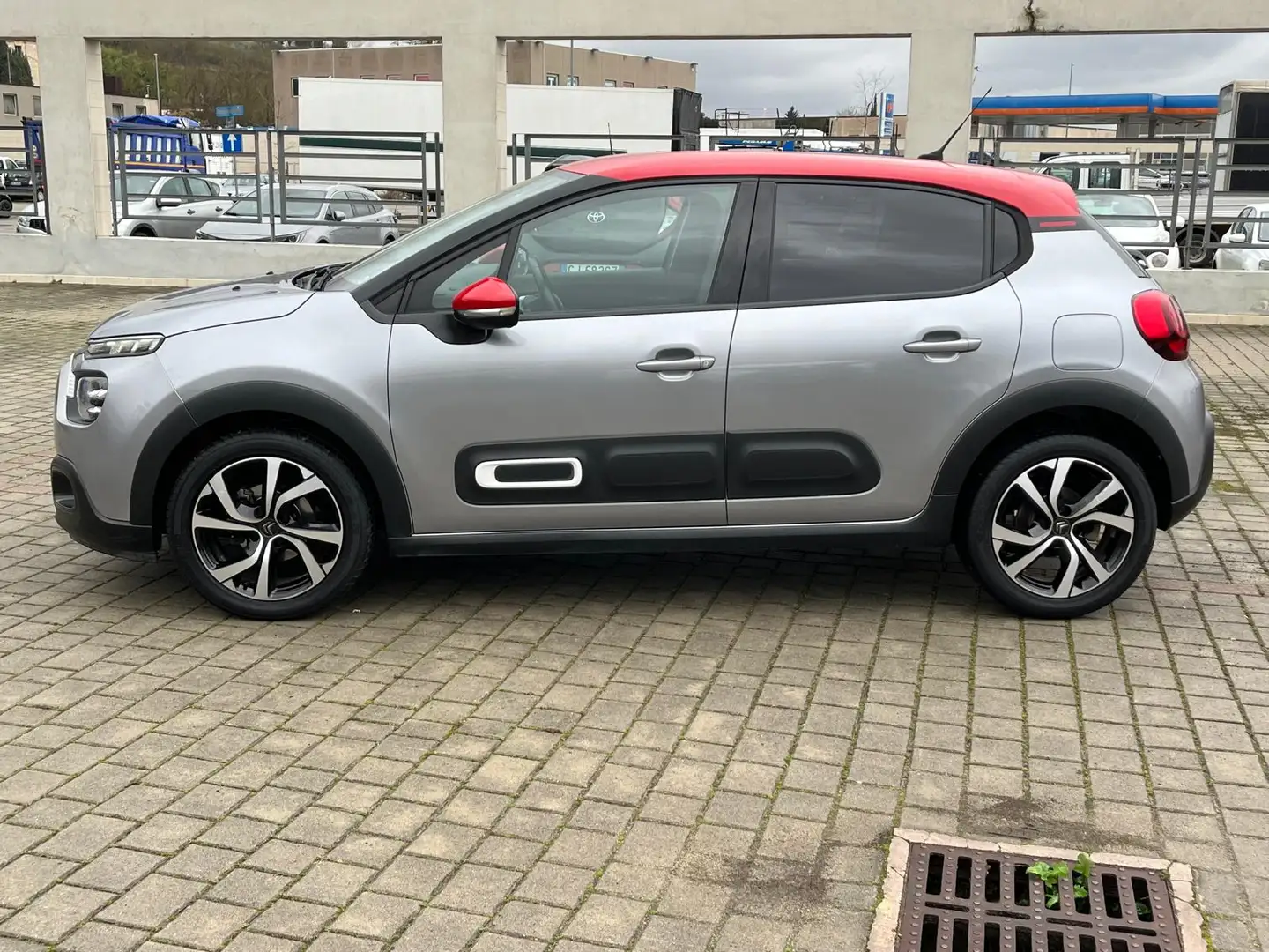 Citroen C3 C3 III 2017 1.5 bluehdi Shine s Gris - 2