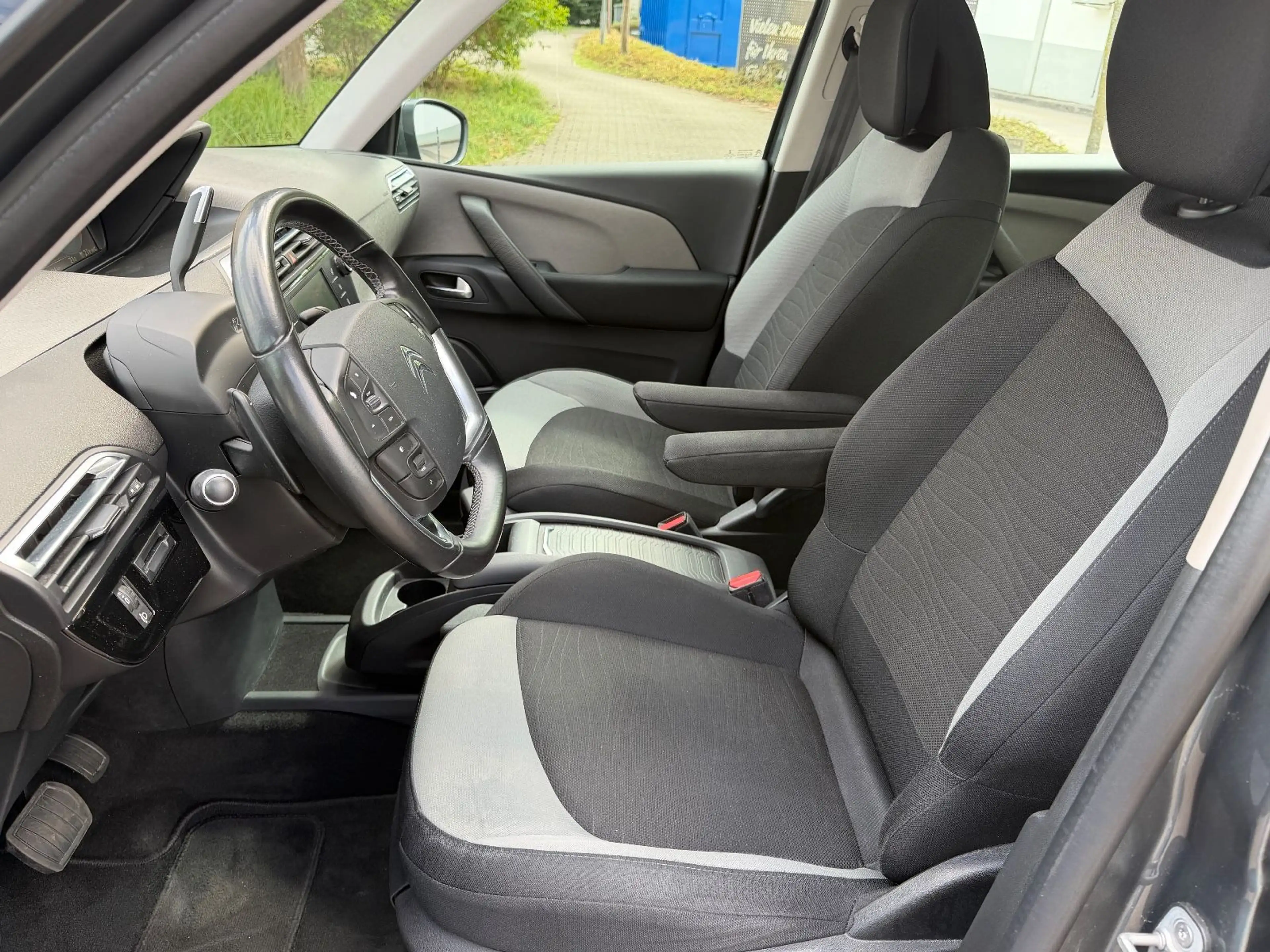 Citroen C4 Picasso Automatik TÜV NEU/7 SITZER/NAVI/LED/ — photo 12