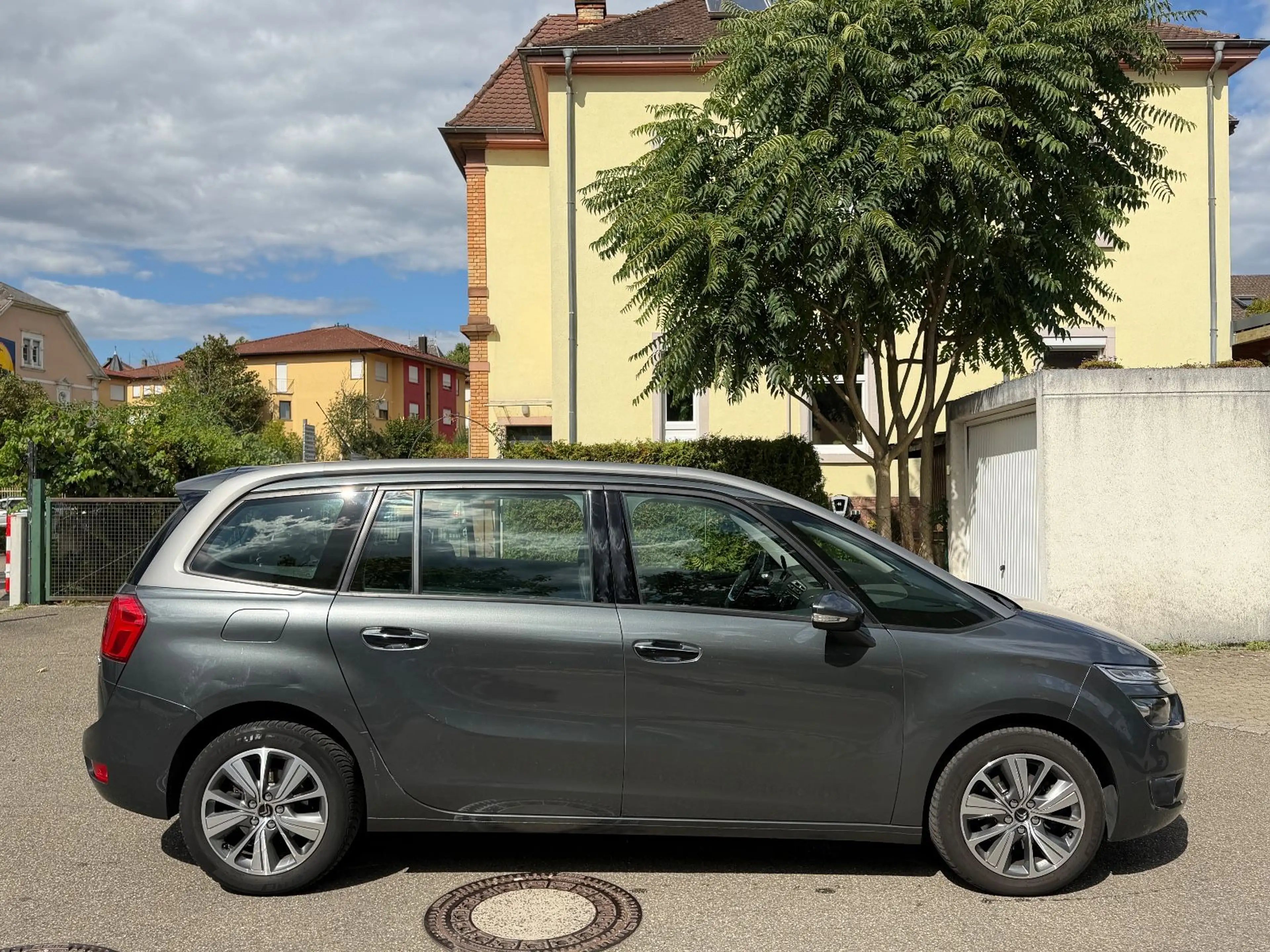 Citroen C4 Picasso Automatik TÜV NEU/7 SITZER/NAVI/LED/ — photo 6