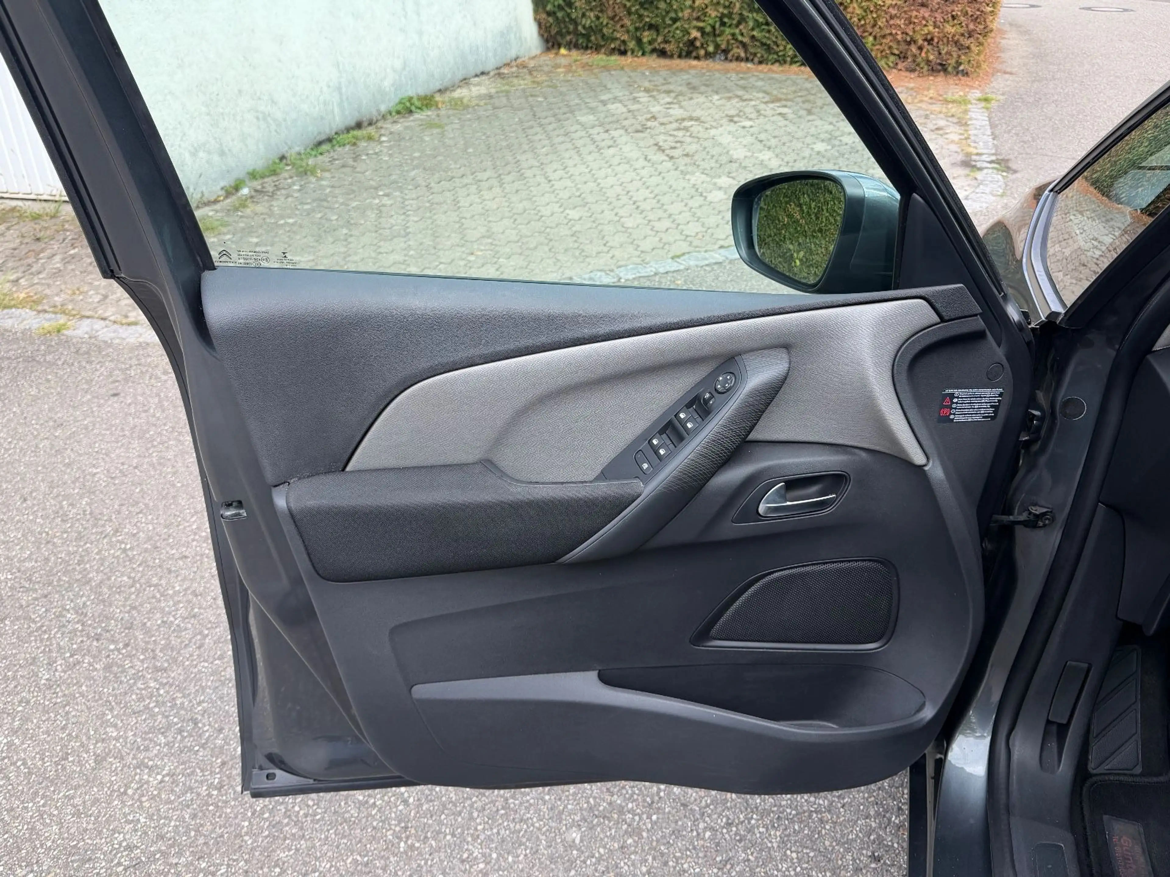 Citroen C4 Picasso Automatik TÜV NEU/7 SITZER/NAVI/LED/ — photo 14