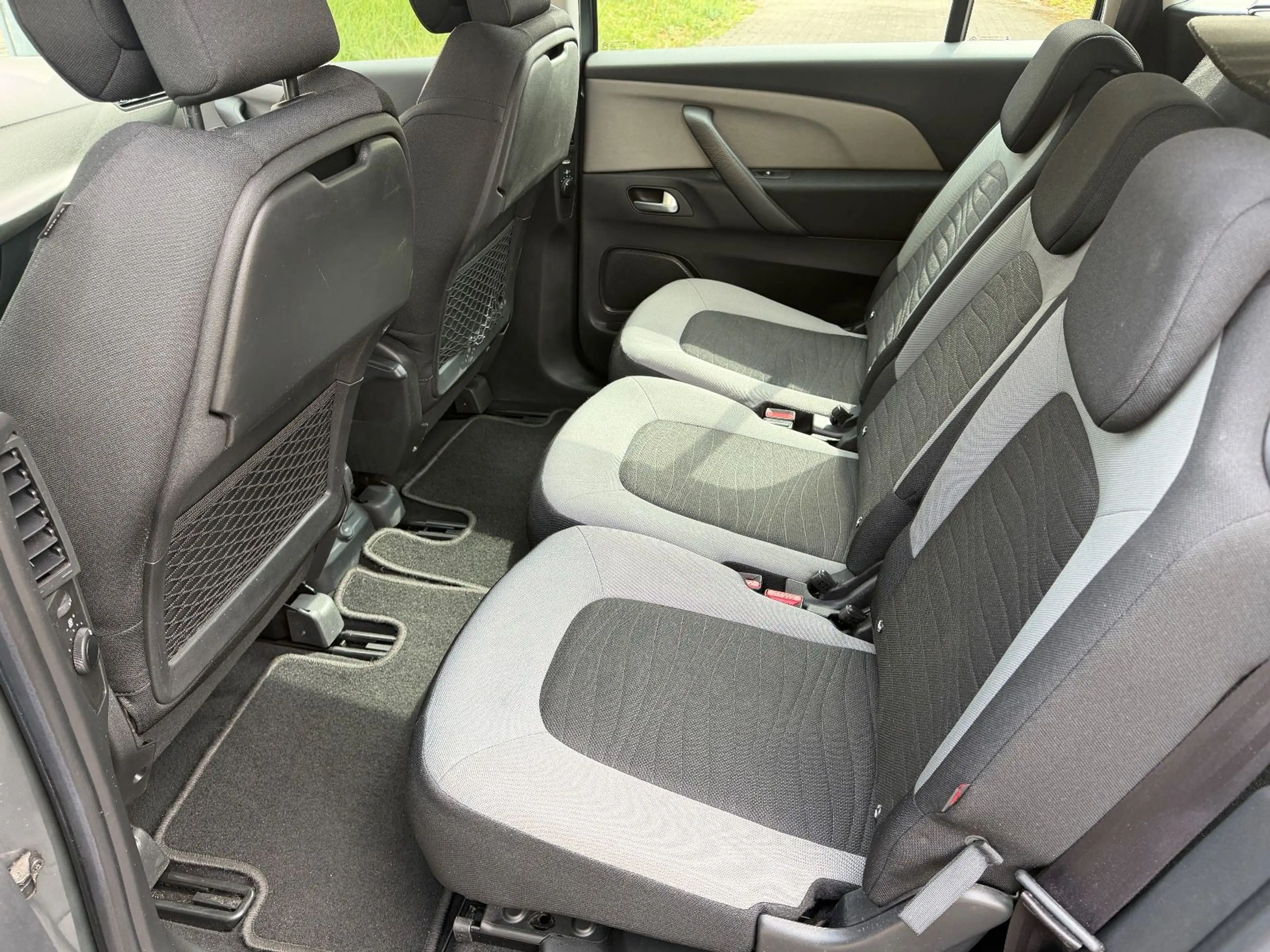 Citroen C4 Picasso Automatik TÜV NEU/7 SITZER/NAVI/LED/ — photo 15