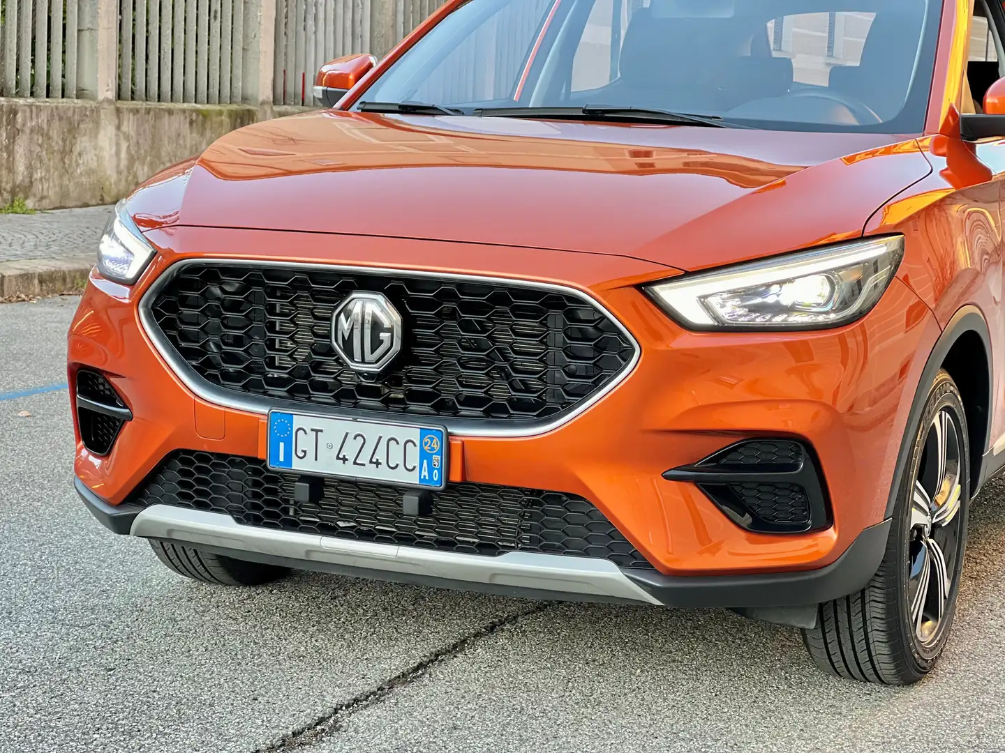 MG ZS 1.5 Benz 106cv Comfort NO VINCOLI DI FINANZ-1 PROP Orange - 2