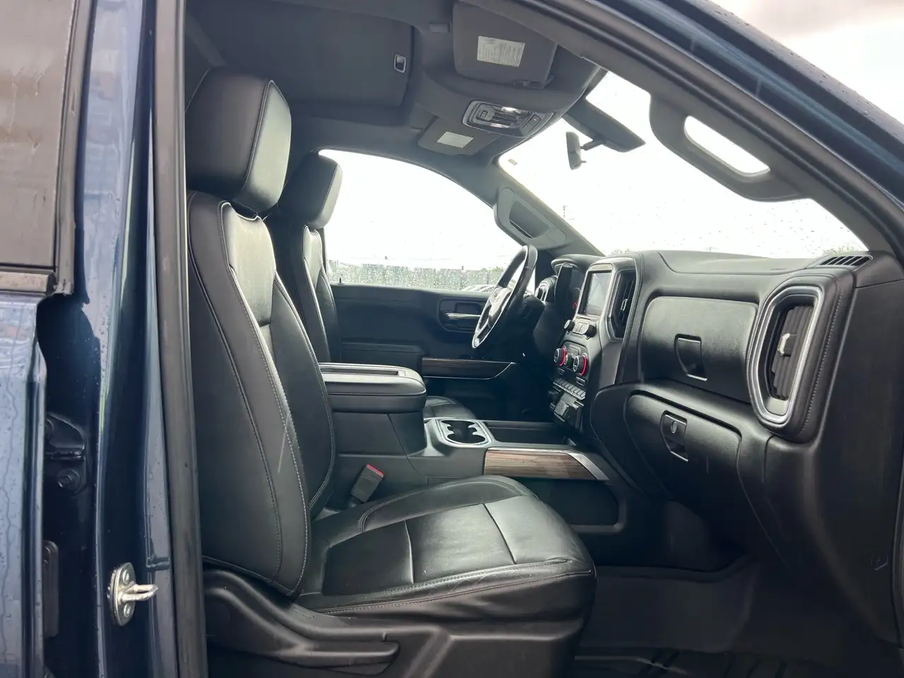 Chevrolet Silverado 1500 photo Chevrolet Silverado 1500