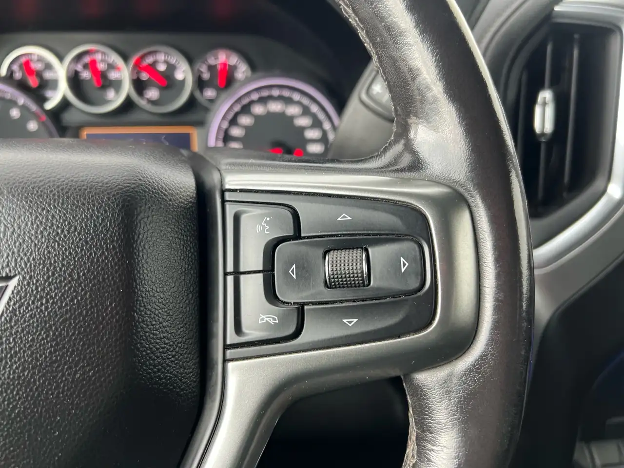 Chevrolet Silverado 1500 photo Chevrolet Silverado 1500