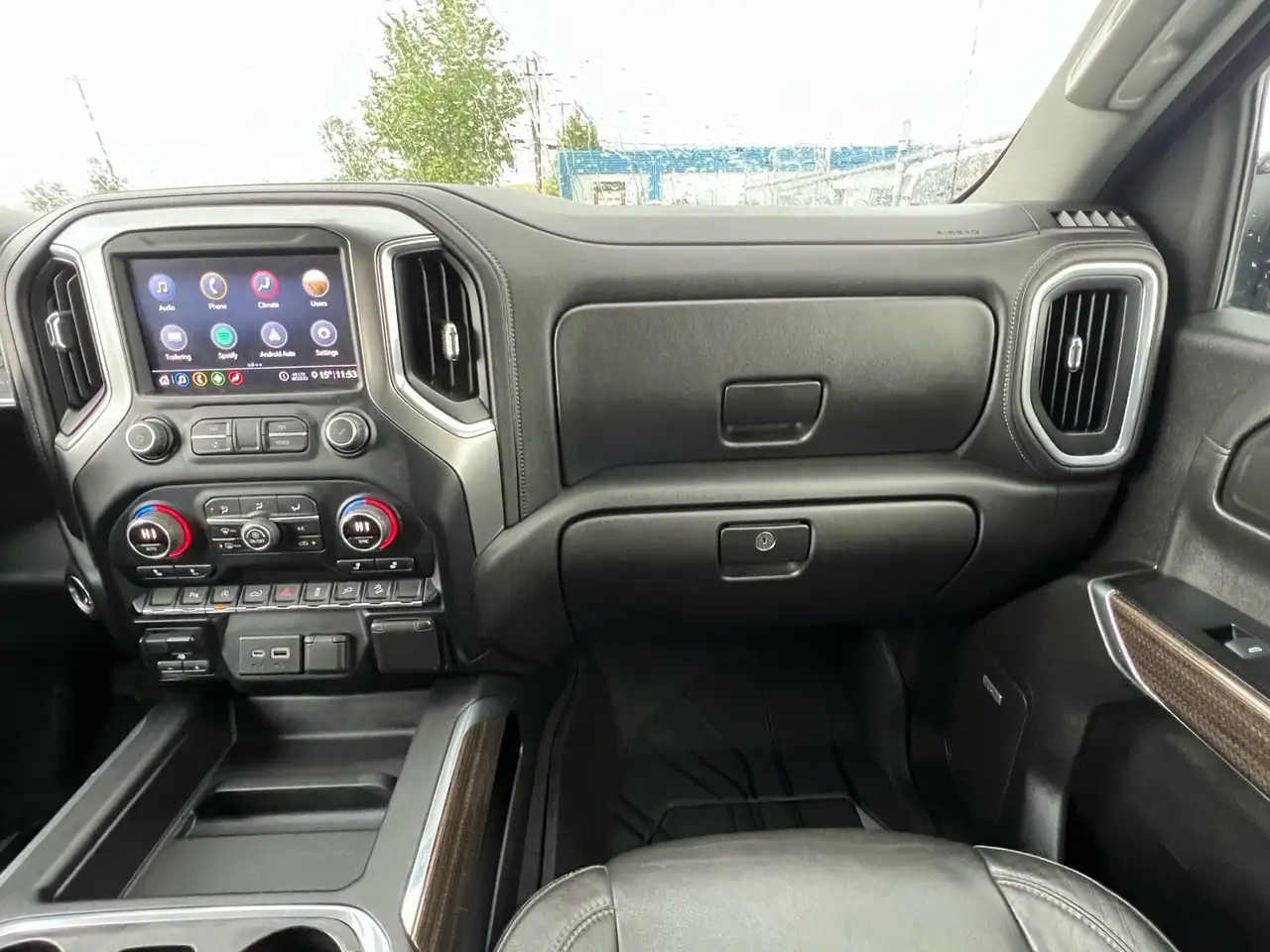 Chevrolet Silverado 1500 photo Chevrolet Silverado 1500