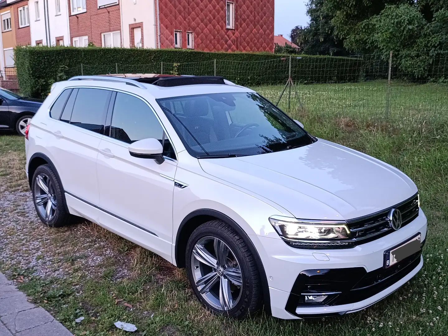 Volkswagen Tiguan Tiguan 2.0 TDi SCR R Line DSG (EU6.2) Wit - 2