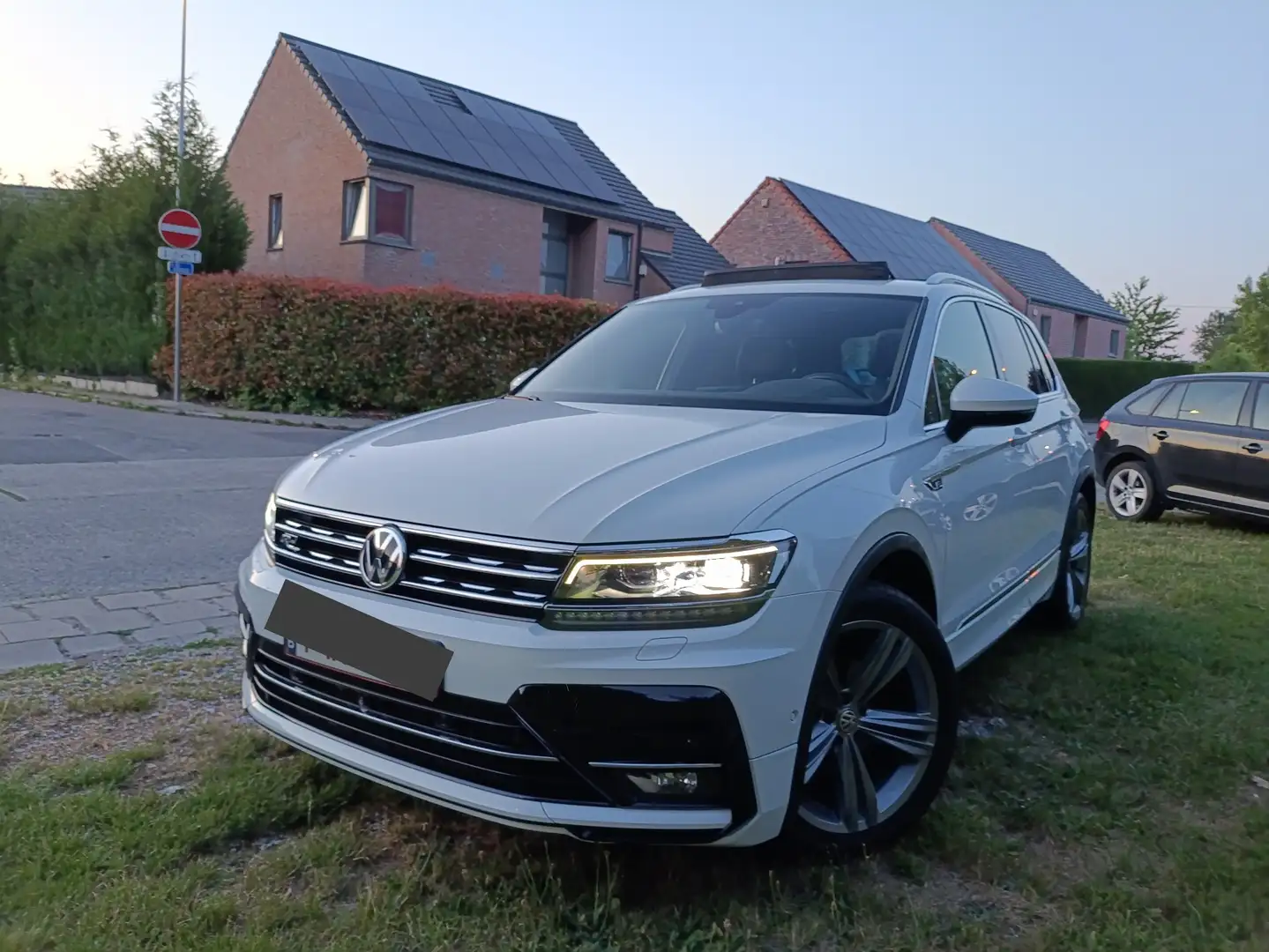 Volkswagen Tiguan Tiguan 2.0 TDi SCR R Line DSG (EU6.2) Wit - 1