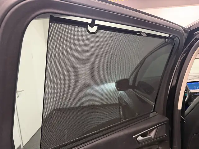 Ford Galaxy view 26