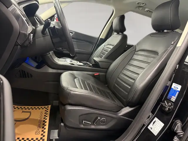 Ford Galaxy view 19