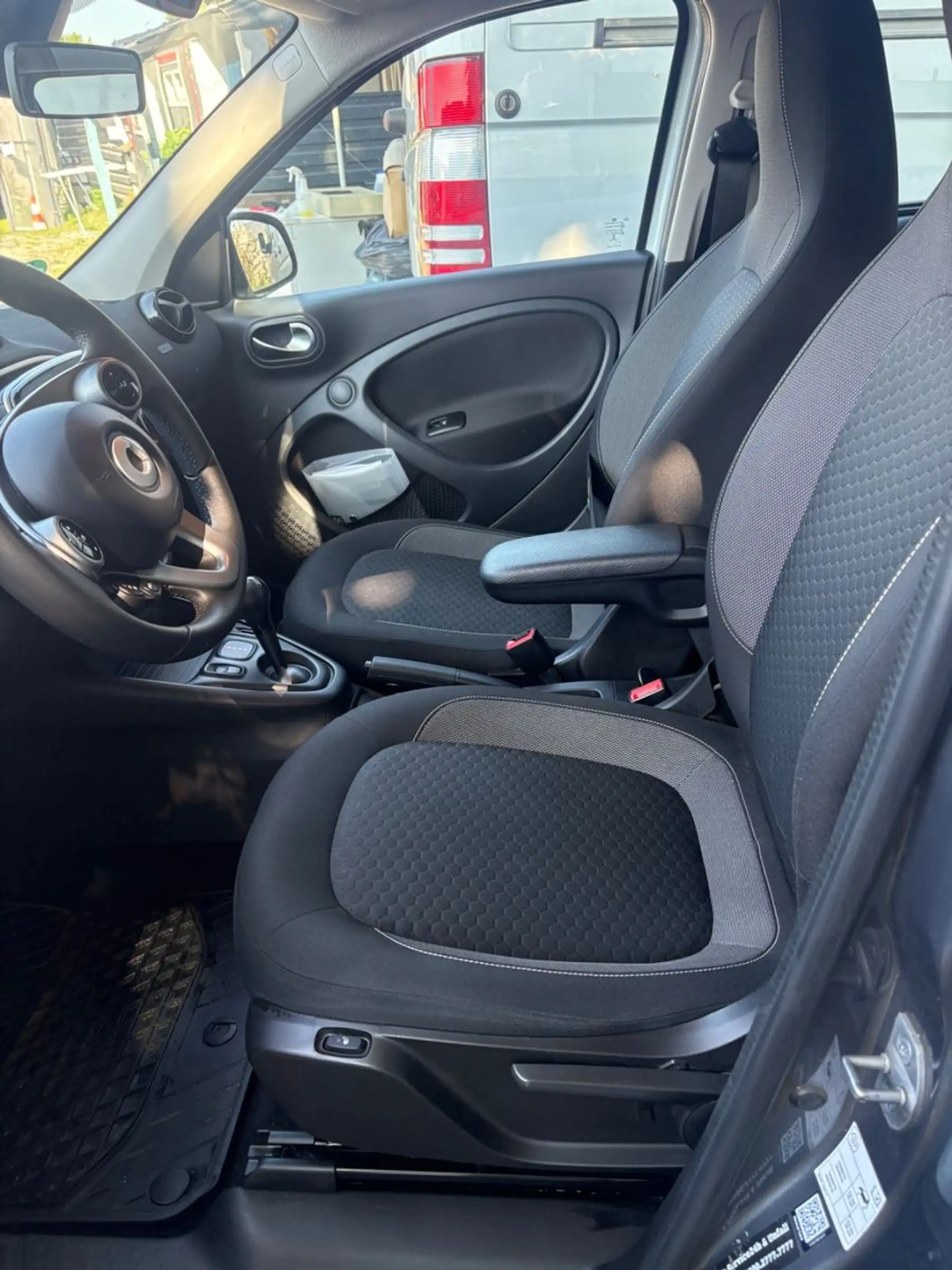 smart forFour EQ,22KW Schnellader,Rückfkamera,Pano,Carplay — photo 2