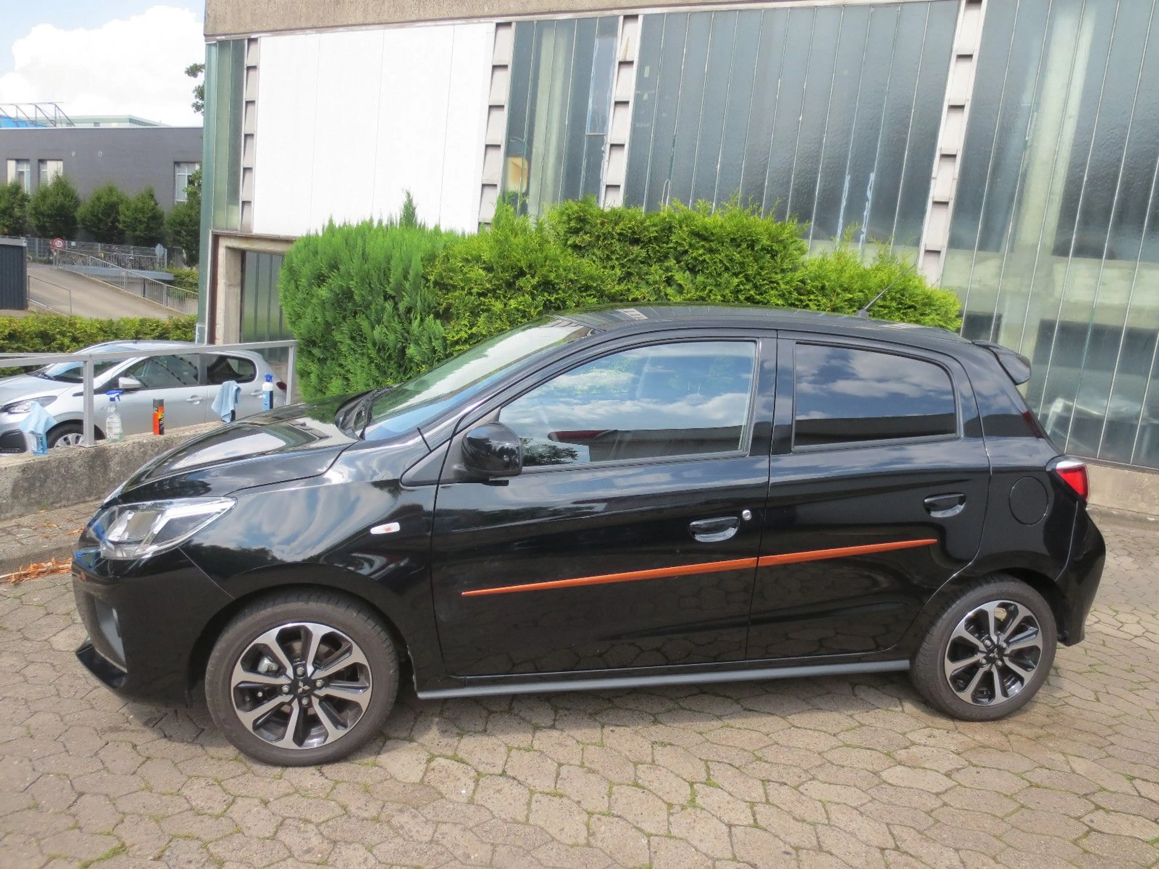 Mitsubishi Space Star Select+ Automatik/Kamera/Klima/1.Hd