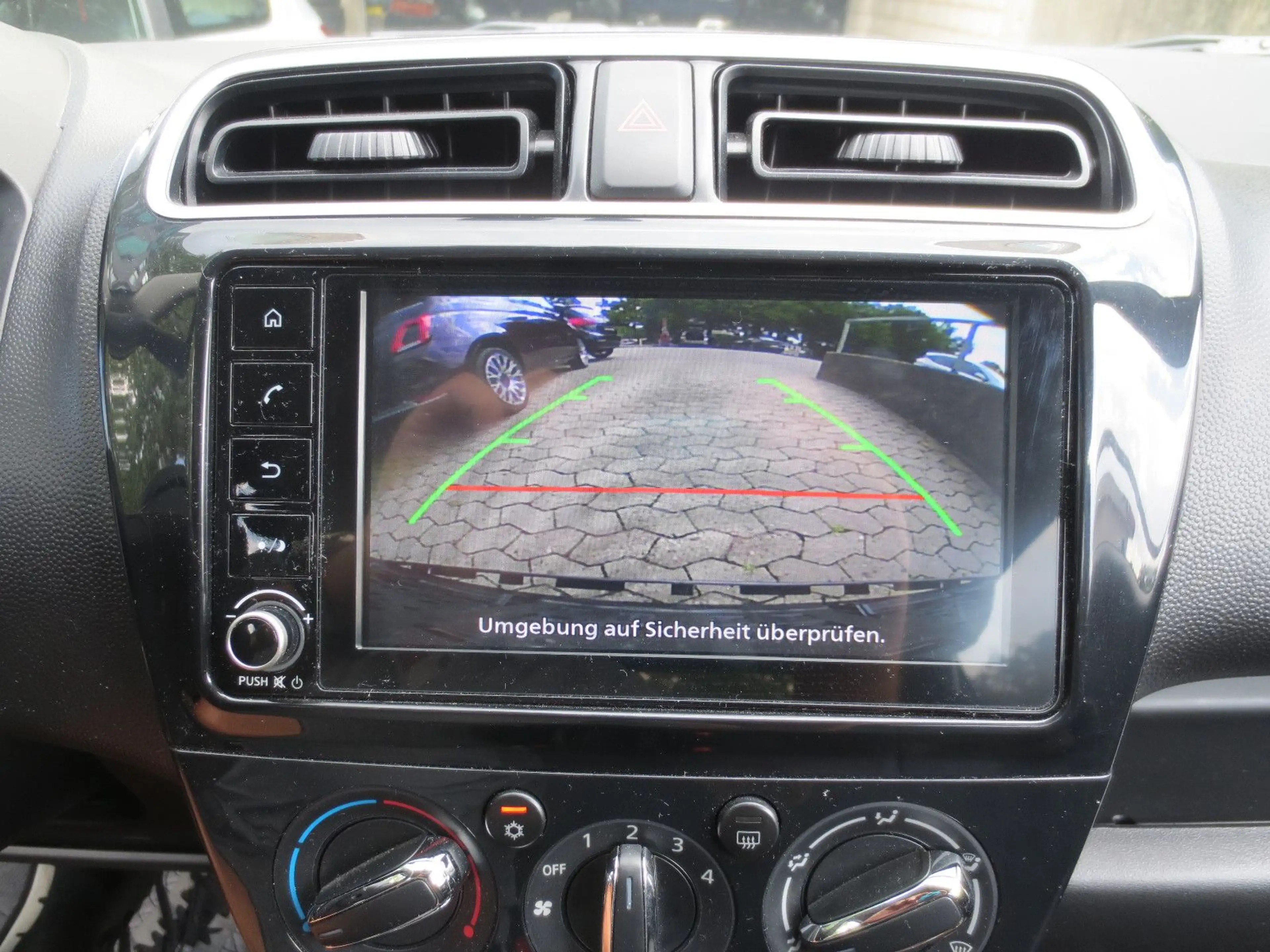 Mitsubishi Space Star Select+ Automatik/Kamera/Klima/1.Hd — photo 11