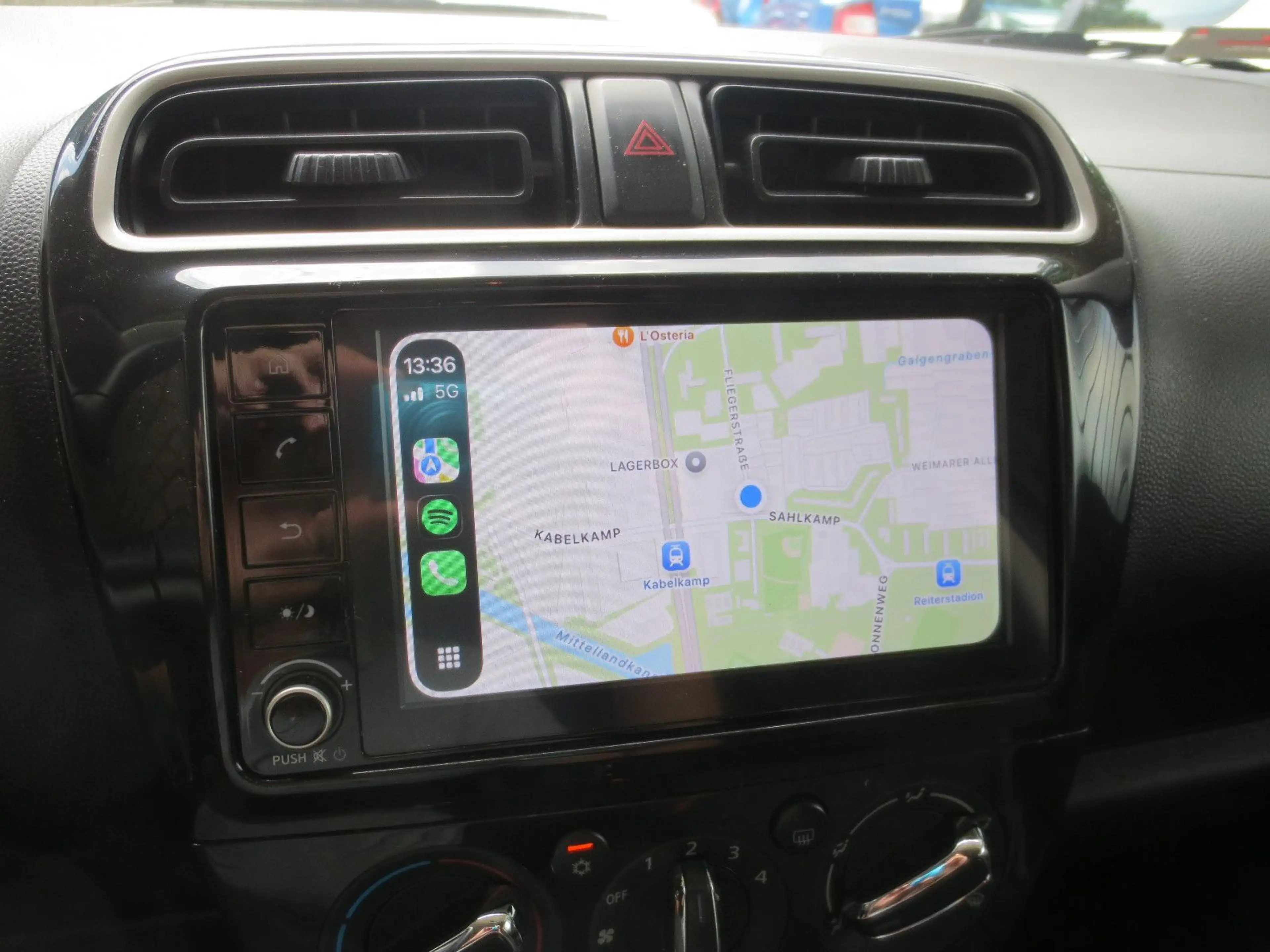 Mitsubishi Space Star Select+ Automatik/Kamera/Klima/1.Hd — photo 12