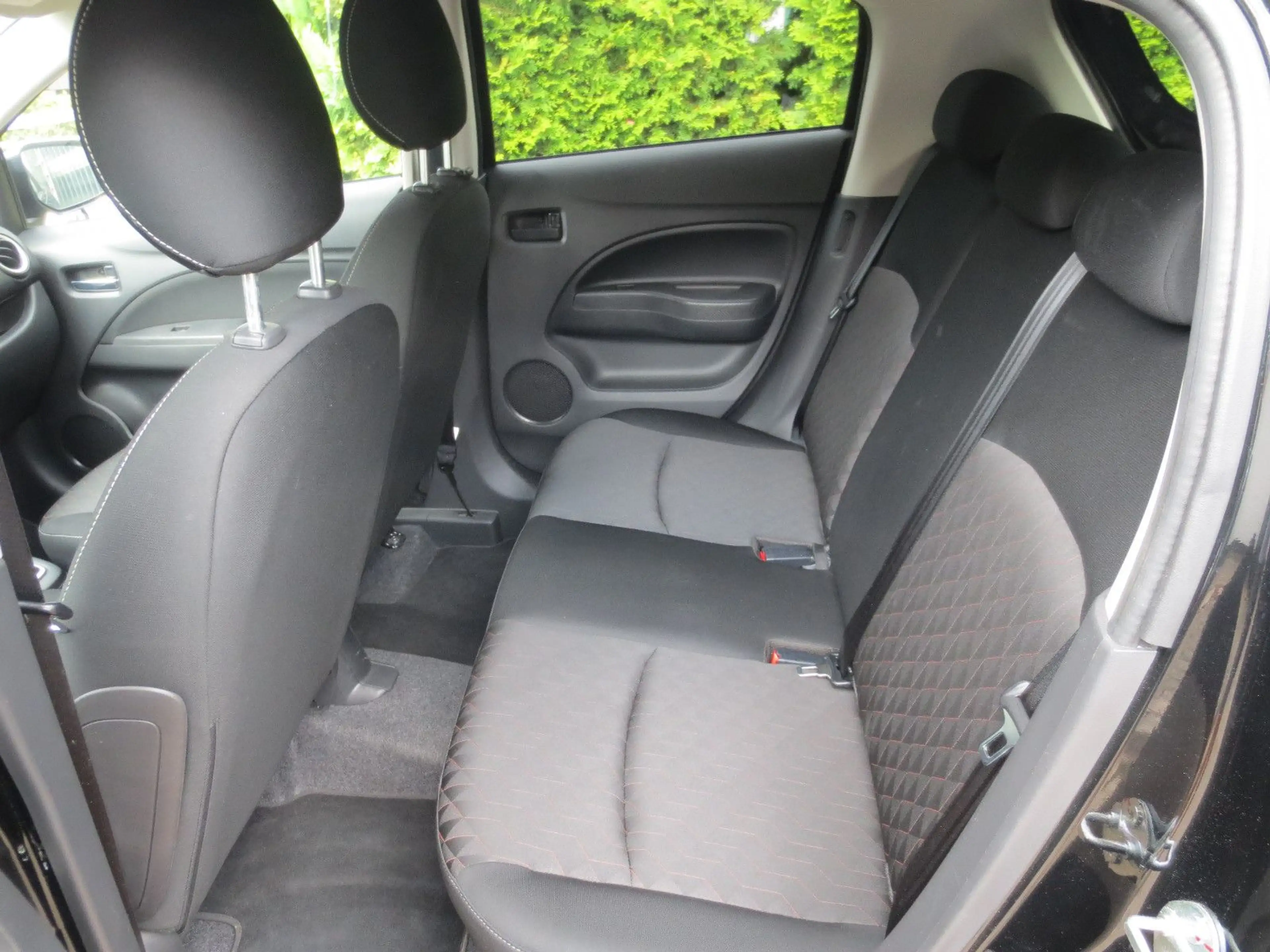 Mitsubishi Space Star Select+ Automatik/Kamera/Klima/1.Hd — photo 9