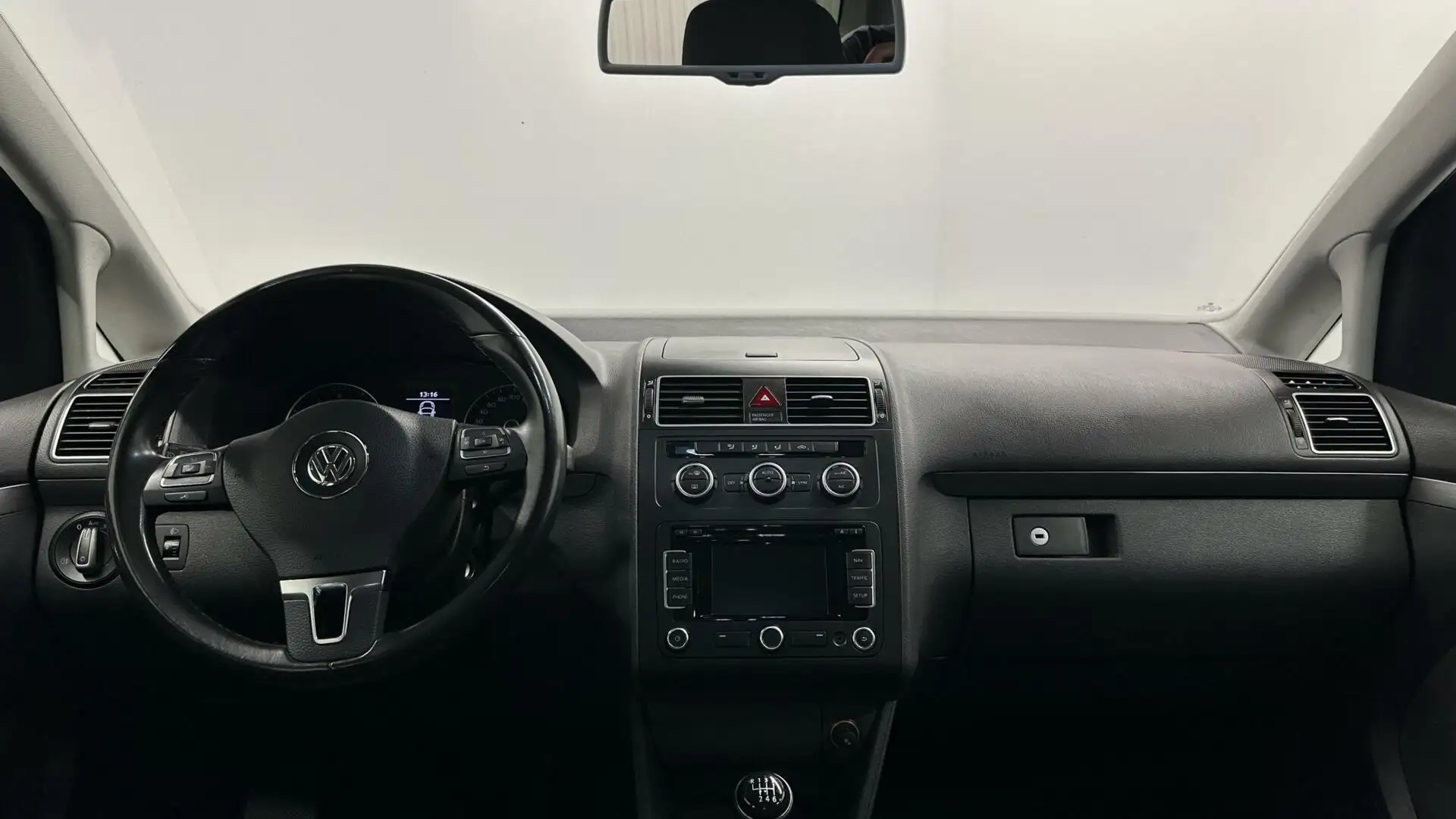 Volkswagen Touran 1.2 TSI Highline BlueMotion NAVI TREKHAAK CRUISE Grau - 2