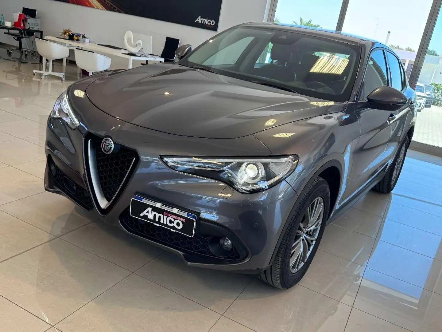 Alfa Romeo Stelvio 2.2 210 CV AT8 Q4 Exeutive Grijs - 2