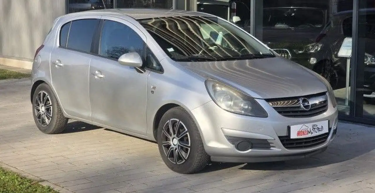 Opel Corsa 1.2 TWINPORT GPL 111 5P