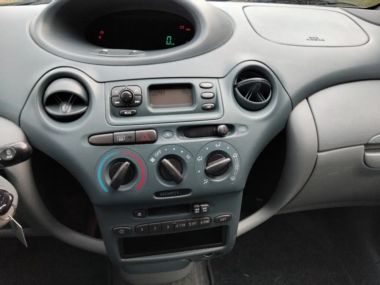 Toyota Yaris 1.0-16V VVT-i Terra, foto 3