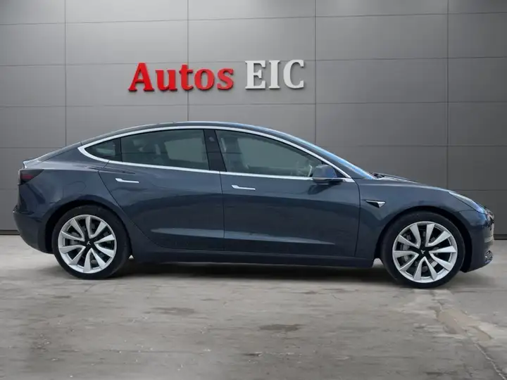 Tesla Model 3 2019, foto 7