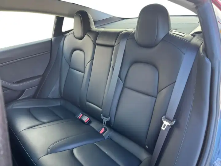 Tesla Model 3 2019, foto 19