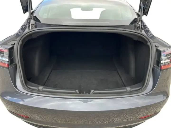 Tesla Model 3 2019, foto 23