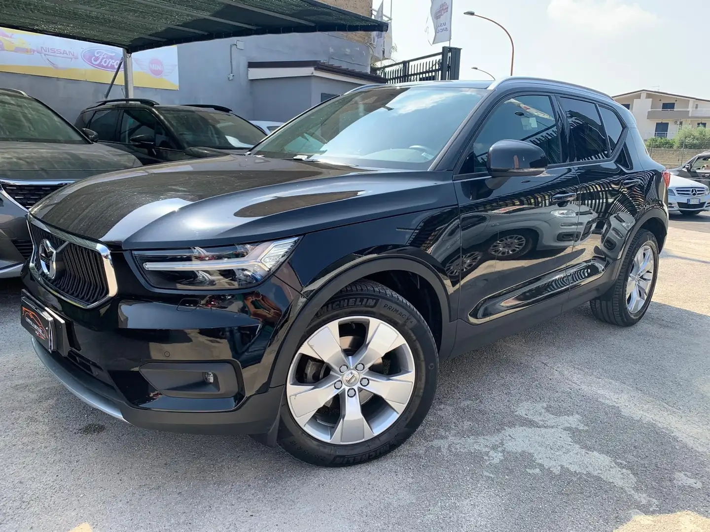 Volvo XC40 2.0 d3 Momentum Navi/Kamera/Tetto/Park/Pelle Negro - 1