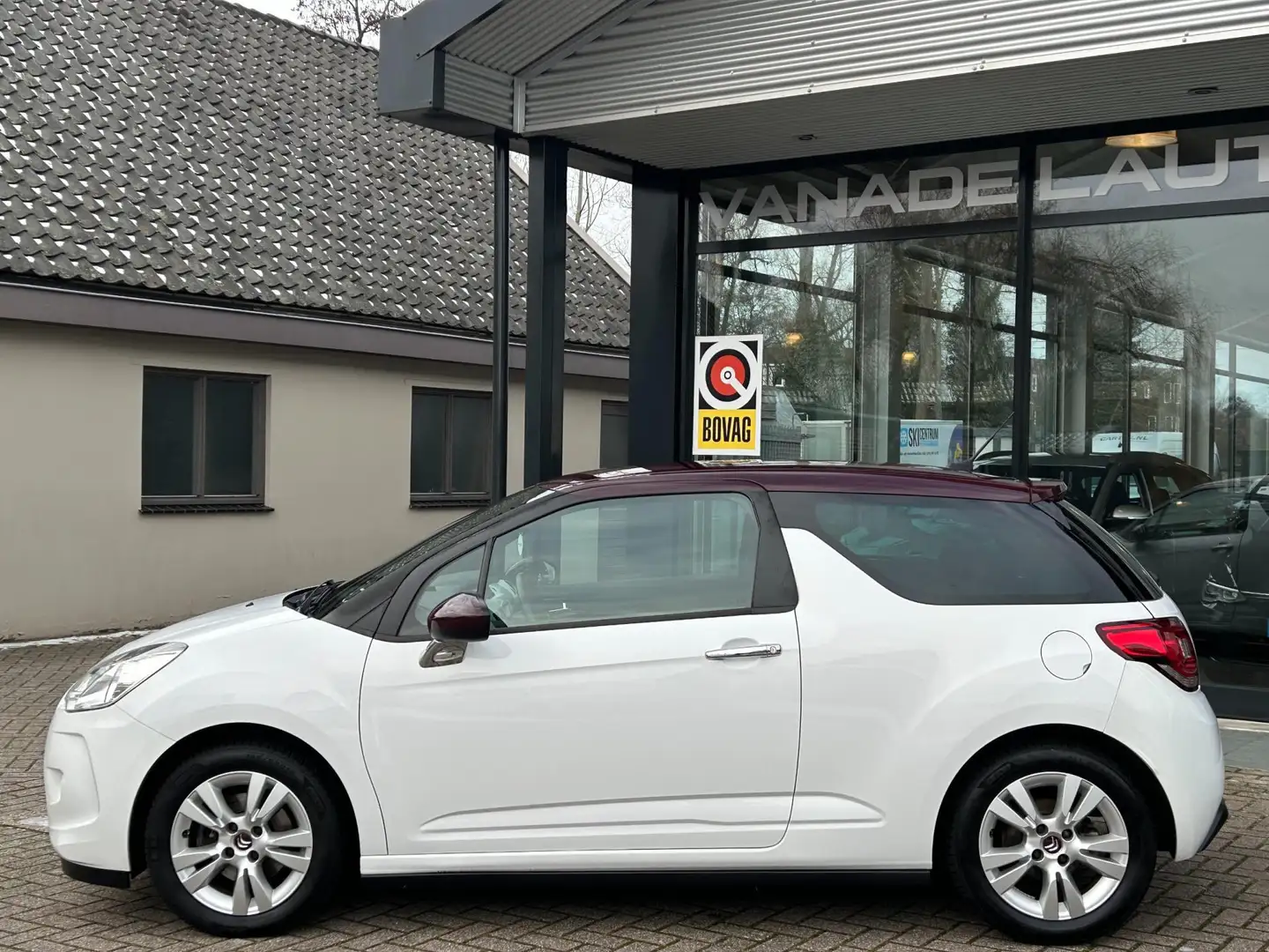Citroen DS3 1.6 VTI So Chic Clima Cruise Park.Sens Dealeronder Weiß - 2