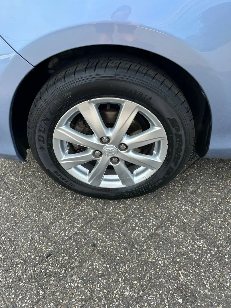 Toyota Yaris 1.33i VVT-i Comfort, Cruise, Airco, Navi. Zilver - 2