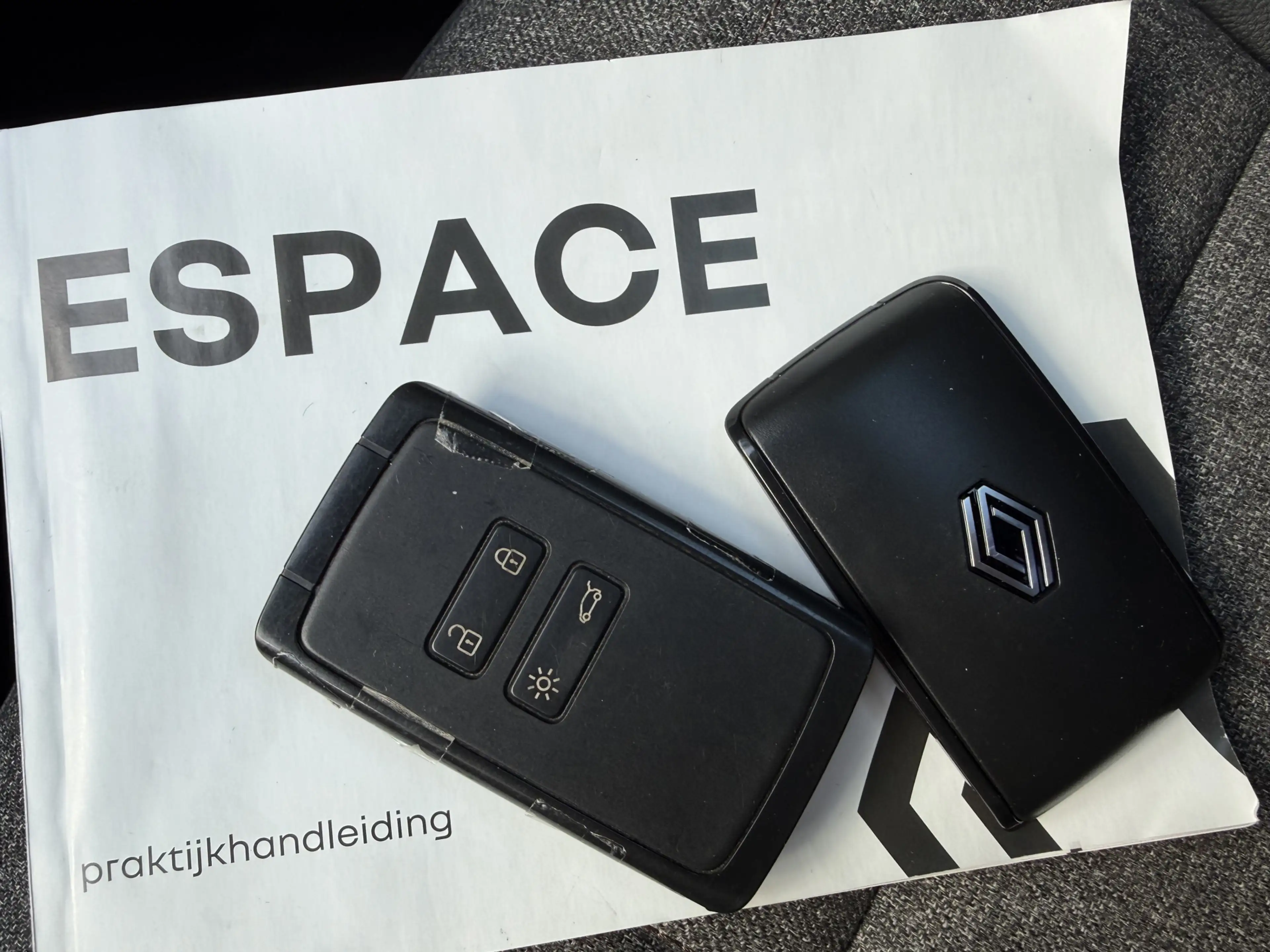 Renault Espace E-Tech full hybrid 200 techno 7p. — photo 27