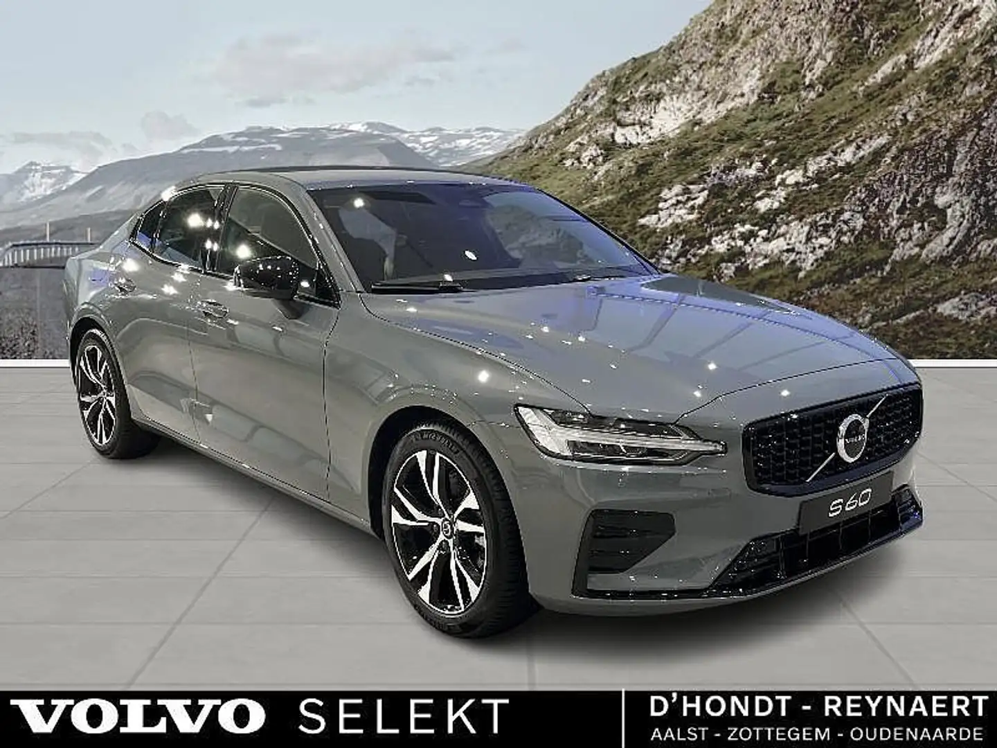 Volvo S60 B4 PLUS DARK Gris - 2