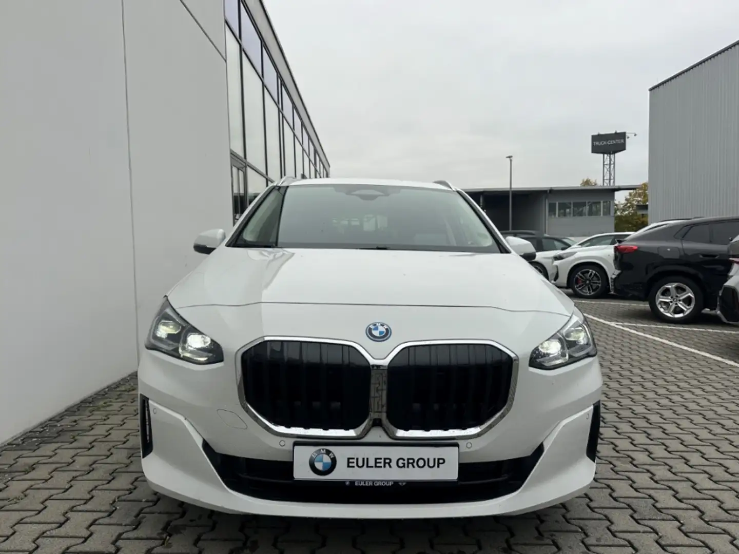 BMW 225 Active Tourer e xDrive HUD El. Panodach Panorama N Weiß - 2