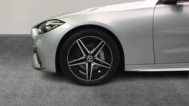 Mercedes-Benz C-Class view 5