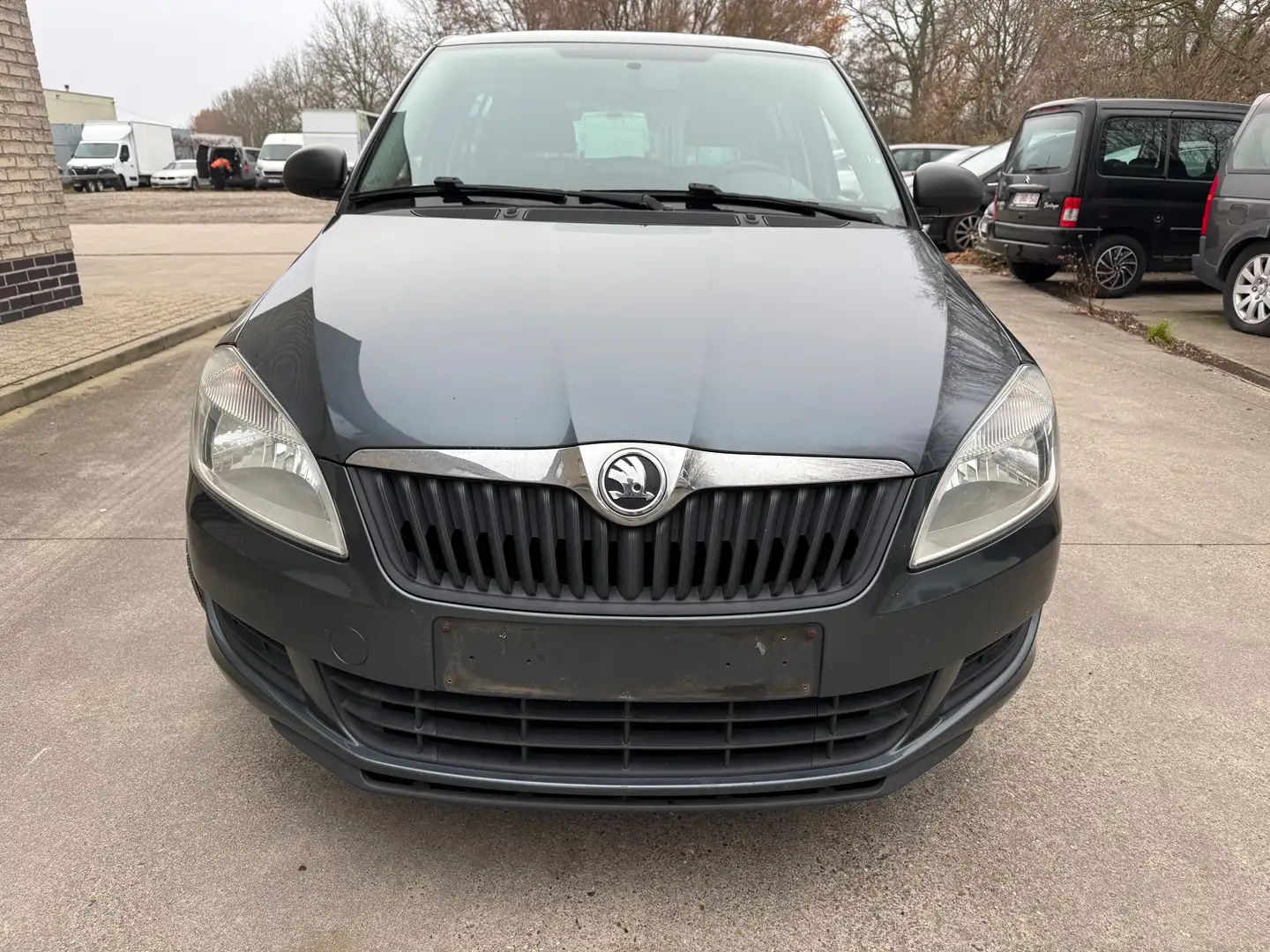 Skoda Fabia Fabia 1.2i Grau - 2