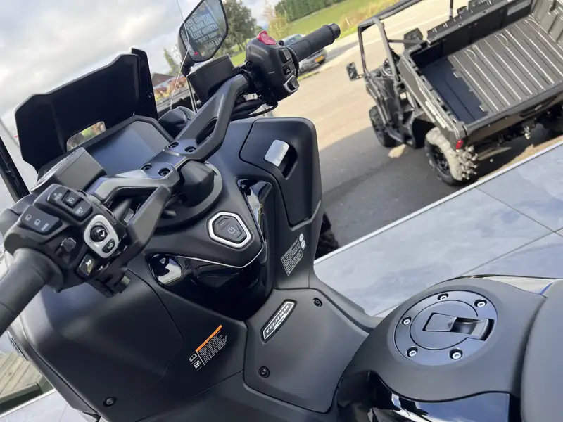 Yamaha TMAX 560 - foto 6