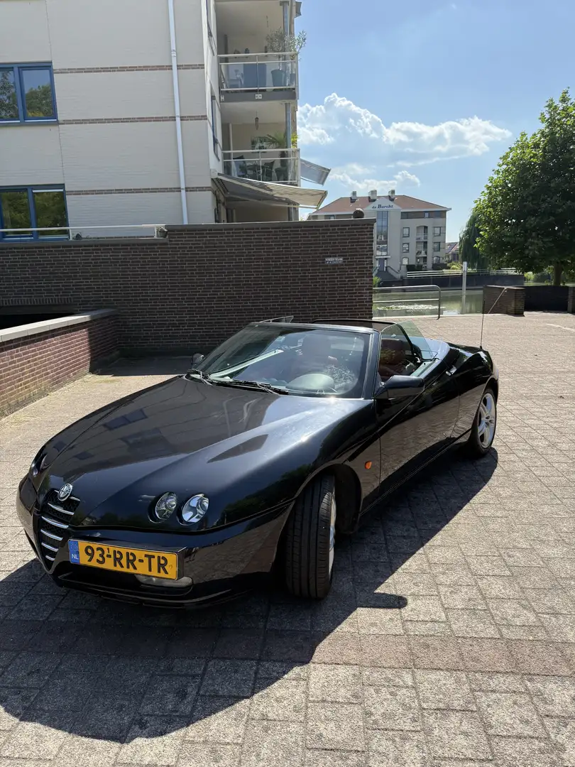 Alfa Romeo Spider 2.0 JTS Turismo Zwart - 1