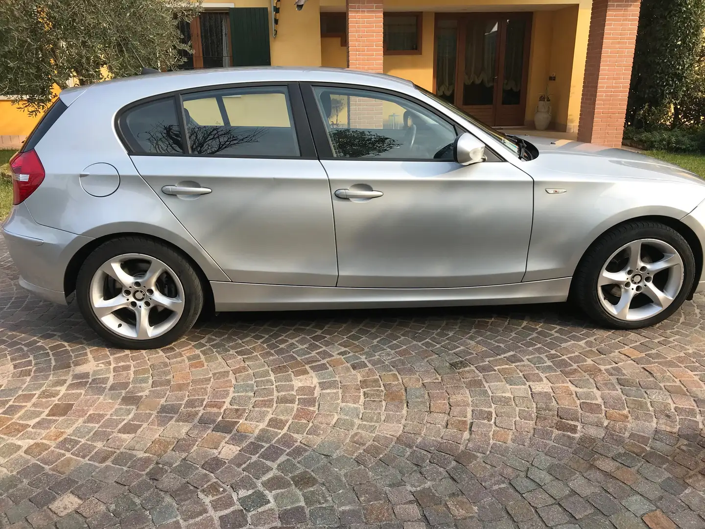 BMW 118 Serie 1 E87 118d 5p 2.0 Eletta 143cv dpf Argento - 2