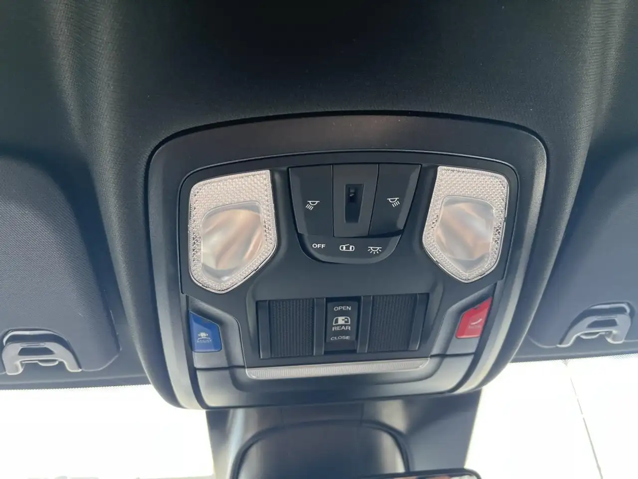 RAM 2500 снимка RAM 2500