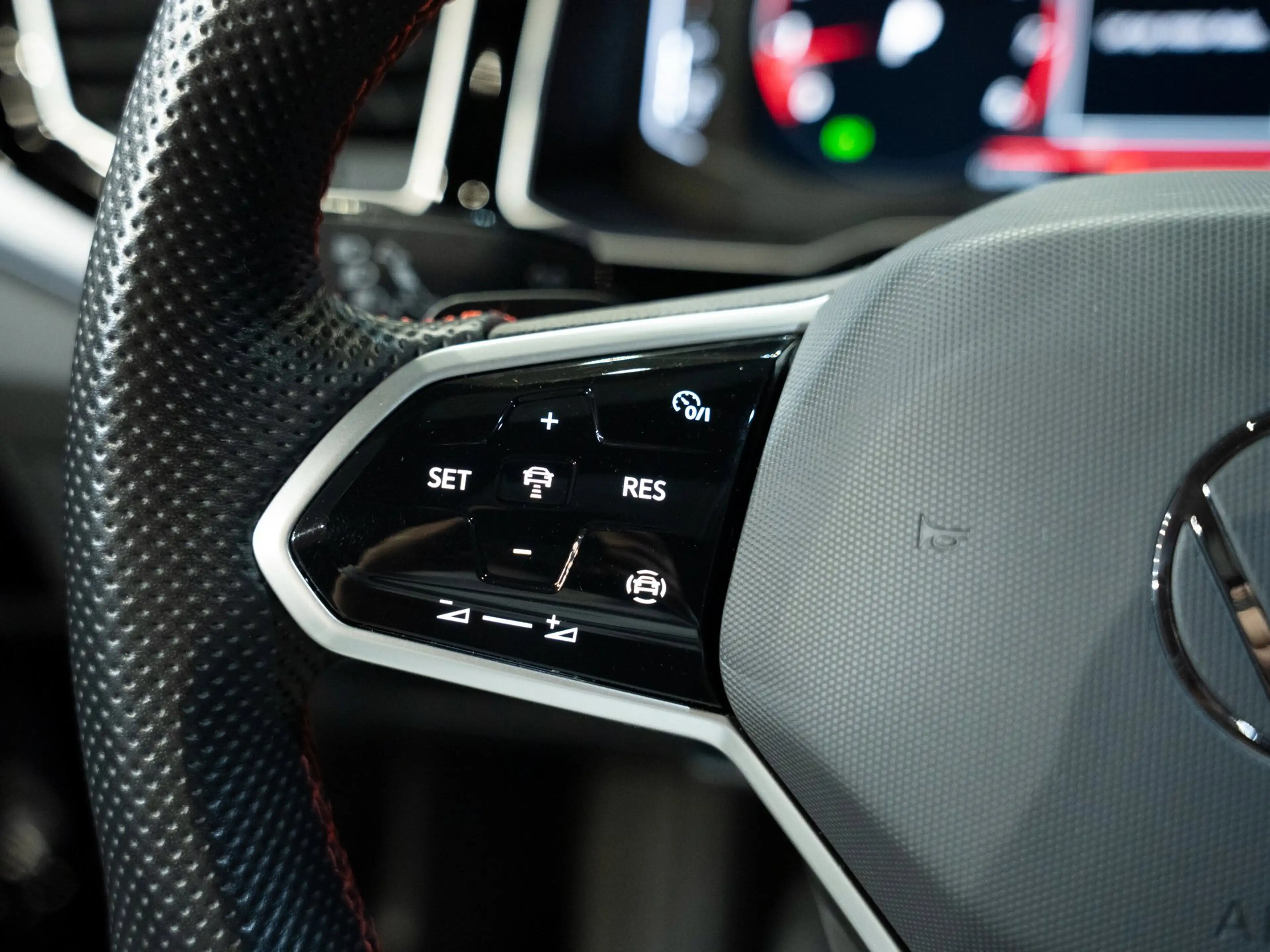 Volkswagen Polo GTI 2.0 TSI Pano/Beats/Side/Park/Keyless/Cam/BTW/VOL! — photo 9
