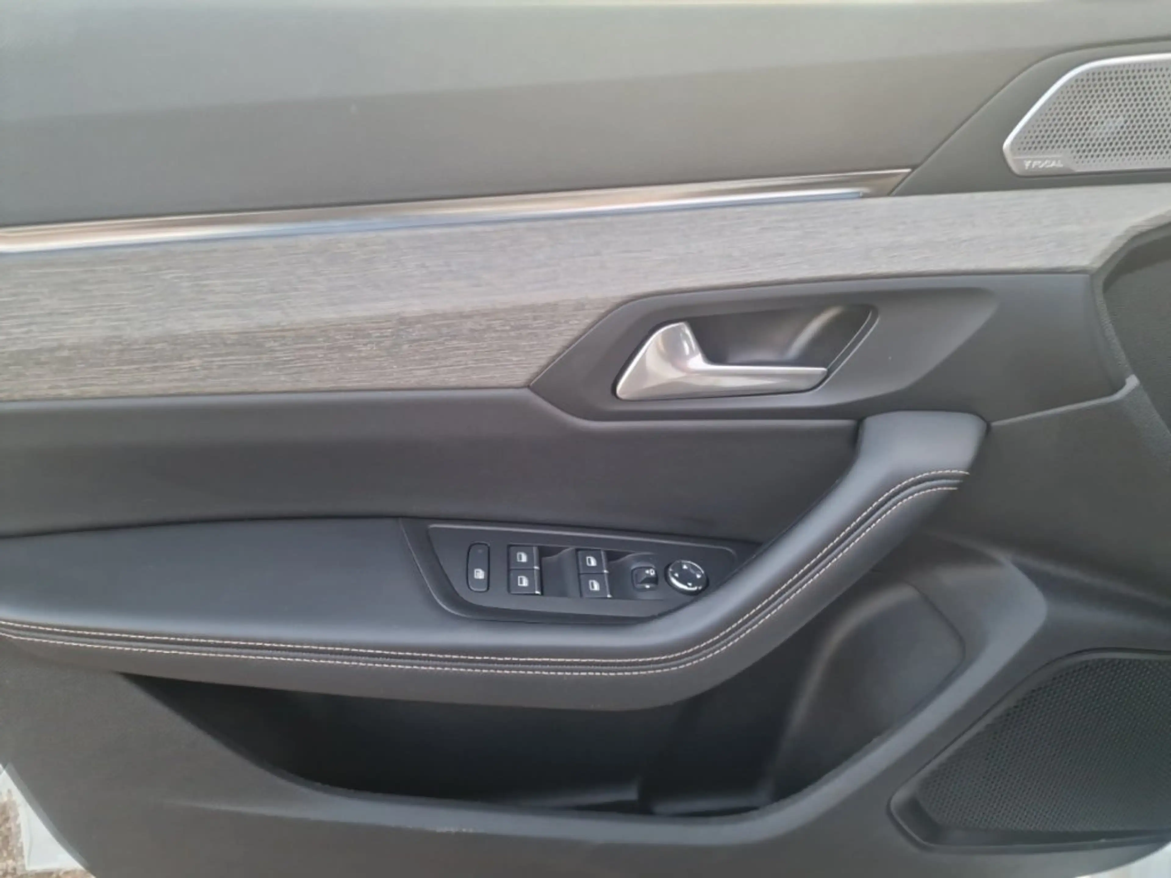 Peugeot 508 SW PHEV GT — photo 15