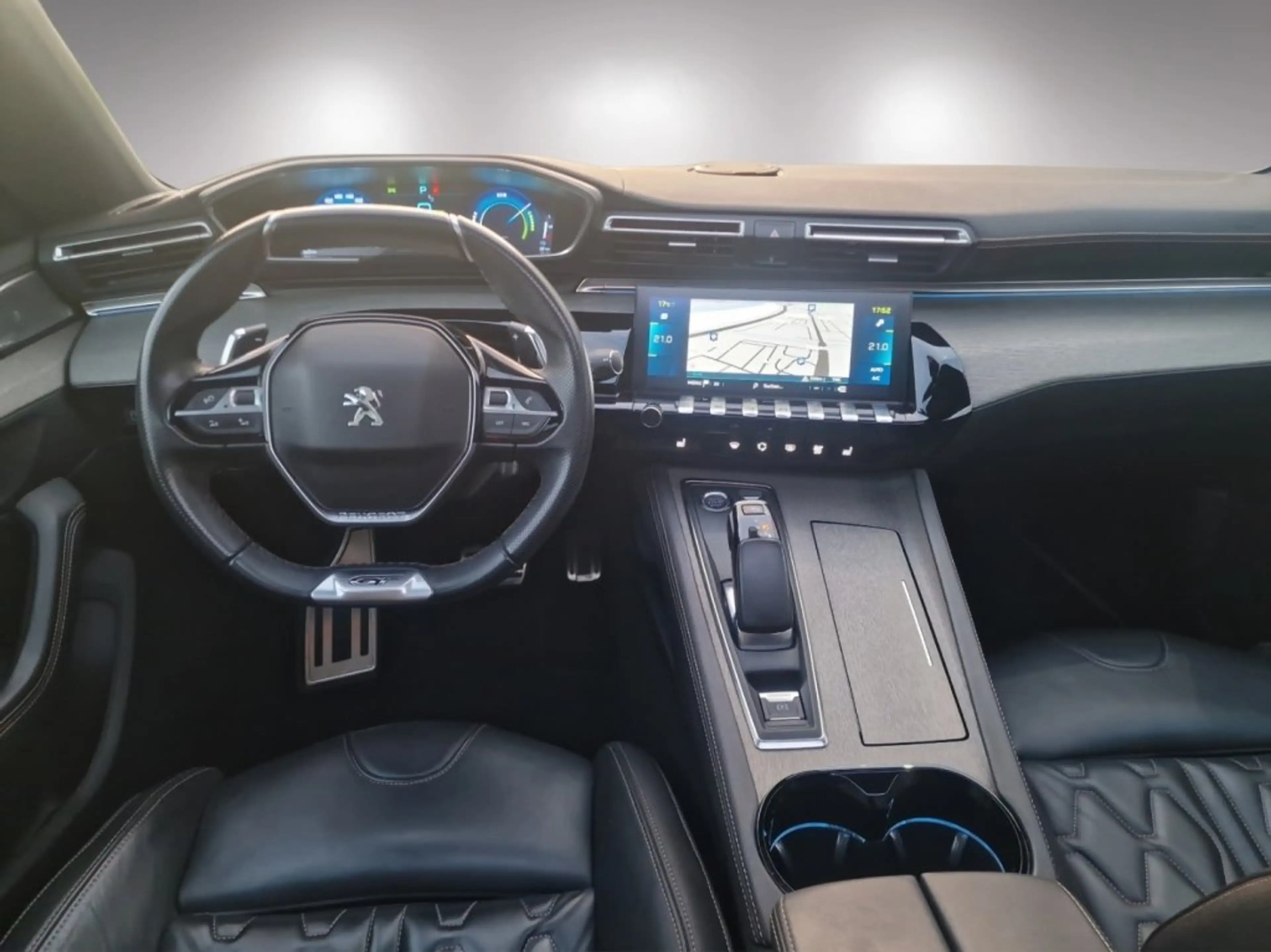 Peugeot 508 SW PHEV GT — photo 9
