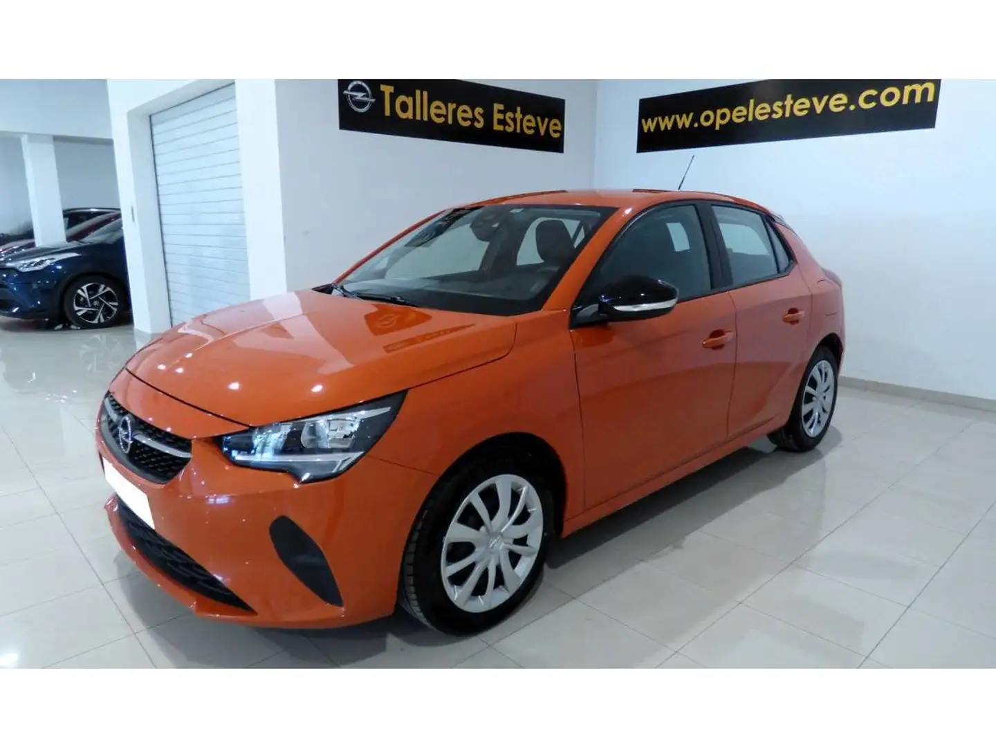Opel Corsa 1.2T XHL S/S Edition 100 Oranje - 1