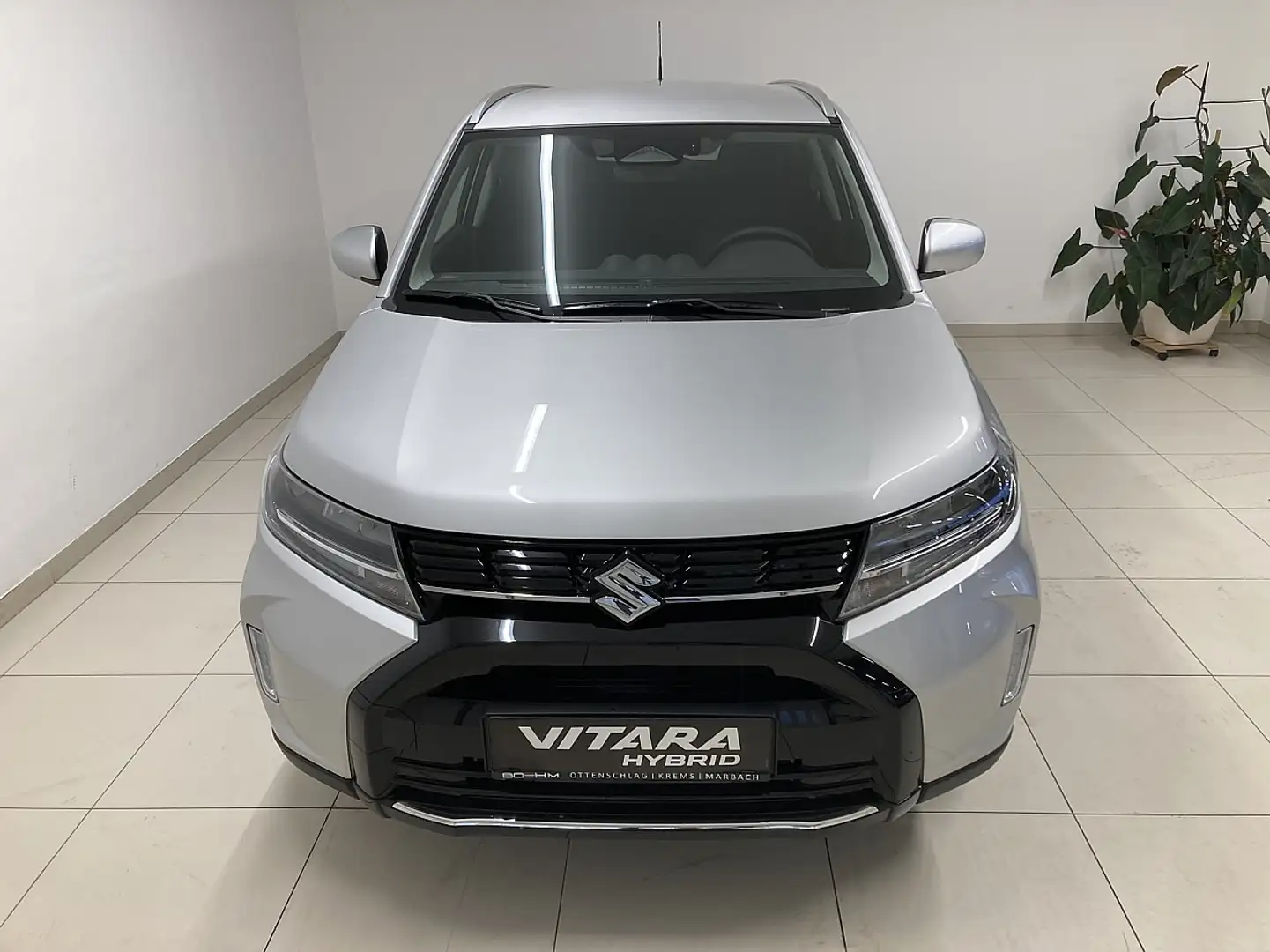 Suzuki Vitara 110PS.Turbo  ALLRAD Automatik6  shine-Ausstattung Silber - 2