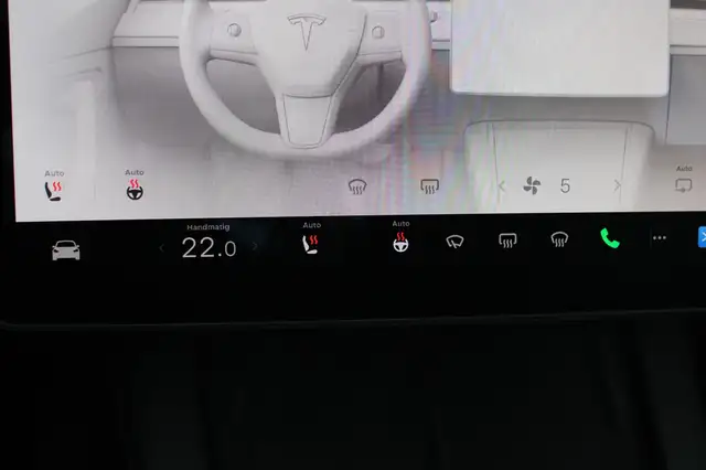 Tesla Model 3 view 27