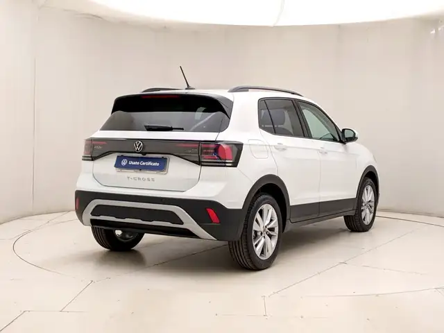 Volkswagen T-Cross view 4