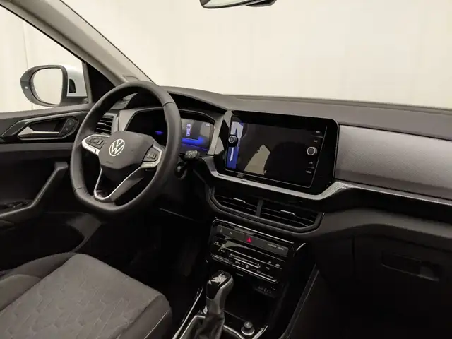 Volkswagen T-Cross view 6