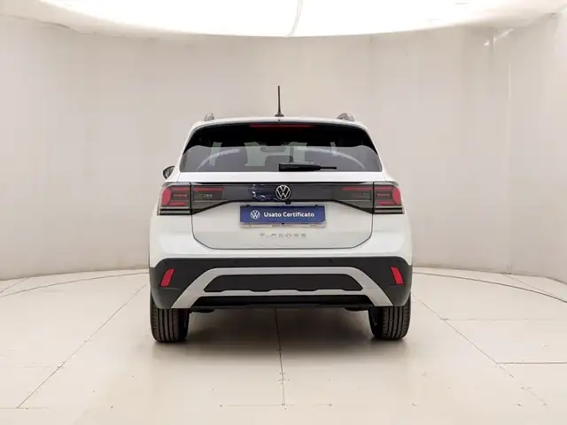 Volkswagen T-Cross view 5