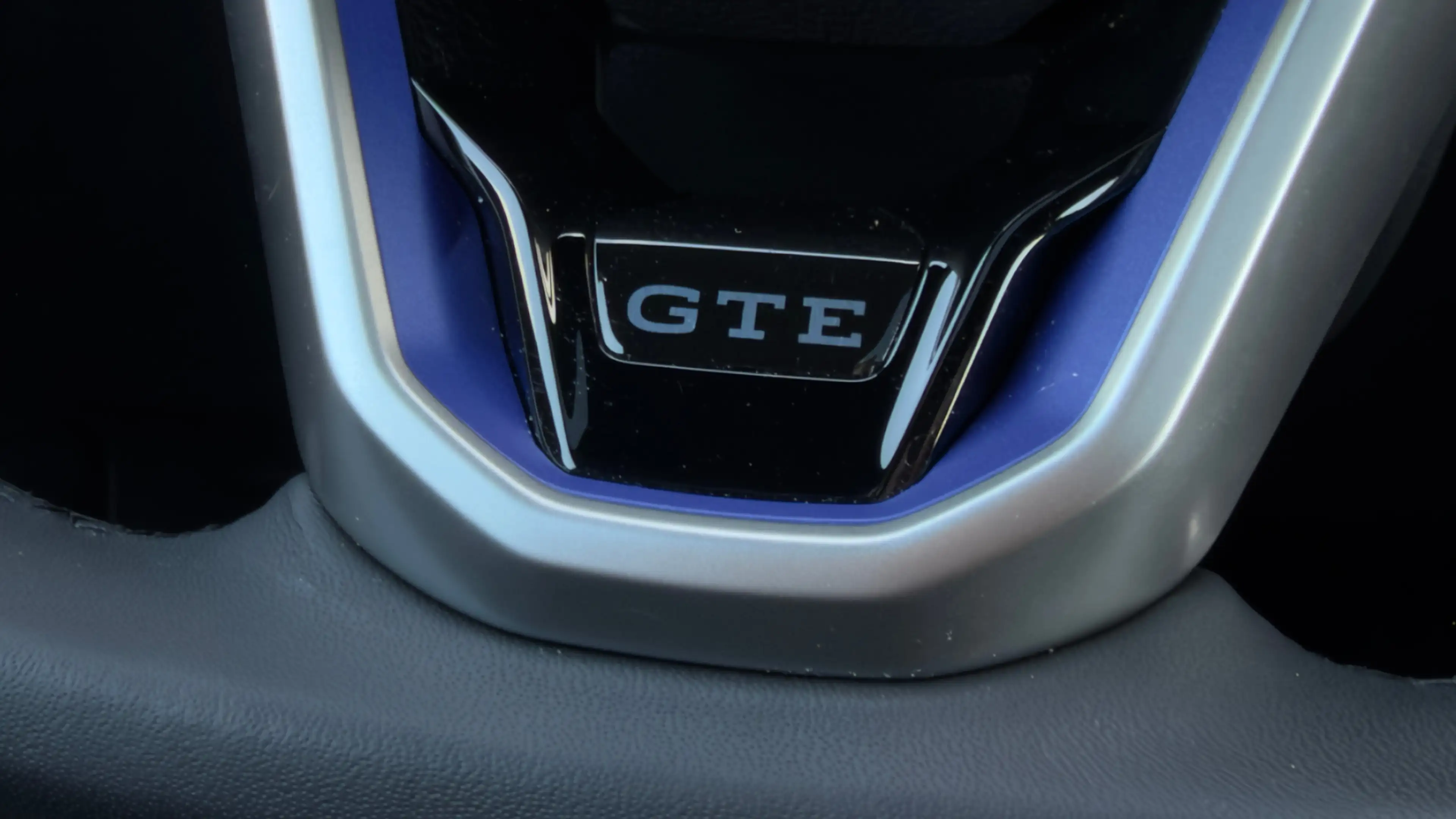 Volkswagen Golf GTE 1.4 eHybrid | Panorama dak | Camera | Apple Carpla — photo 8
